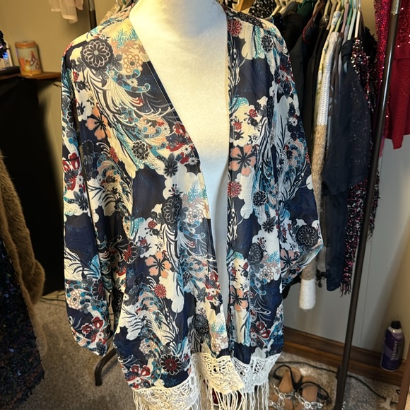 Rachael and Chloe kimono wrap. EUC. Navy red rose turquoise colors. - Picture 2 of 7